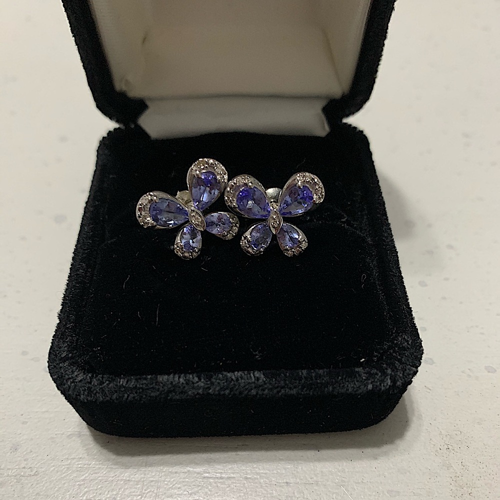 🦋Tanzanite butterfly earrings